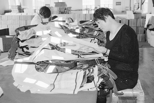 Bizitza aurrezteko ekipoa Ningbo Zhenhua atzerrian esportatzen da